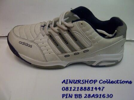 SEPATU TENNIS ADIDAS, ADIDAS TENNIS GRADE ORIGINAL, READY STOK SIZE 40-45
