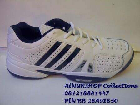 SEPATU TENNIS ADIDAS, ADIDAS TENNIS GRADE ORIGINAL, READY STOK SIZE 40-45