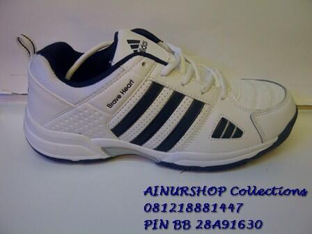 SEPATU TENNIS ADIDAS, ADIDAS TENNIS GRADE ORIGINAL, READY STOK SIZE 40-45