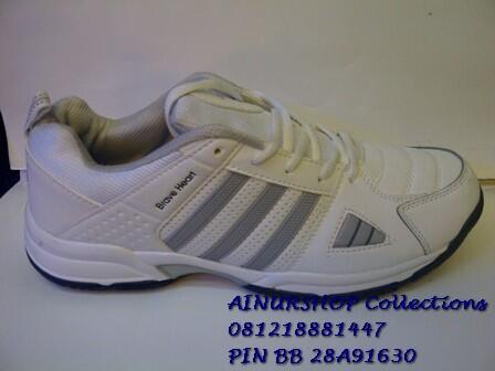 SEPATU TENNIS ADIDAS, ADIDAS TENNIS GRADE ORIGINAL, READY STOK SIZE 40-45