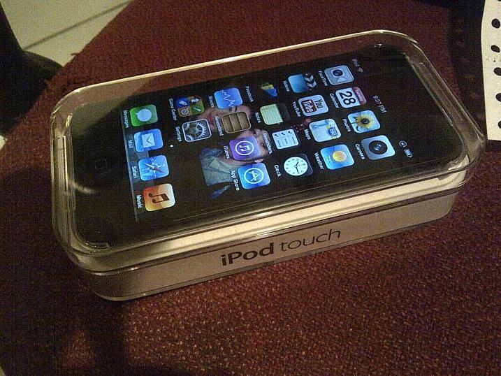 JUAL: iPod Touch 5 th Gen 64gb BLACK SECOND LIKE NEW MURAH LOKASI JAKARTA