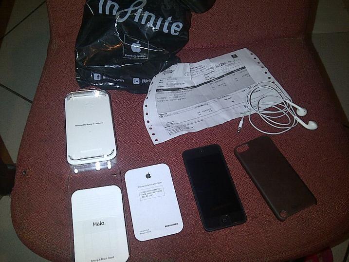 JUAL: iPod Touch 5 th Gen 64gb BLACK SECOND LIKE NEW MURAH LOKASI JAKARTA