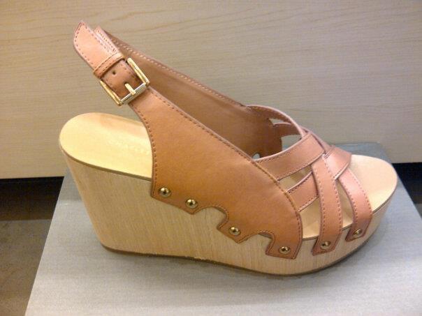 Jual Sepatu dan sandal Charles & Keith Original Murah! Ready stock