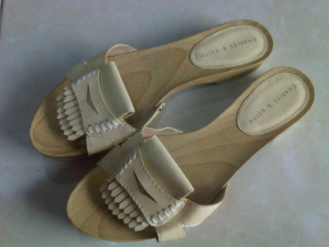 Jual Sepatu dan sandal Charles & Keith Original Murah! Ready stock