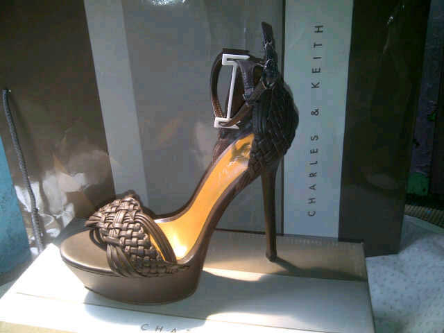 Jual Sepatu dan sandal Charles & Keith Original Murah! Ready stock