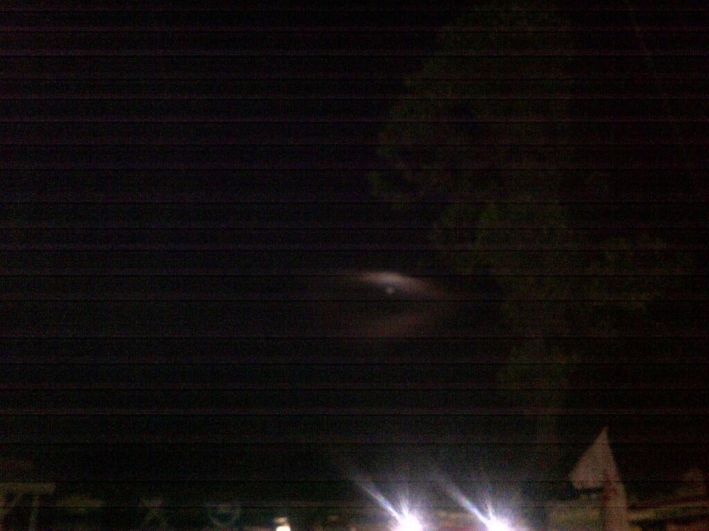 Ada Mata Besar di Langit gan..