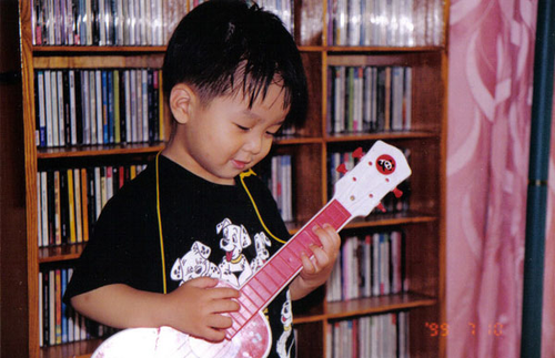 20 tips bermain gitar akustik untuk pemula