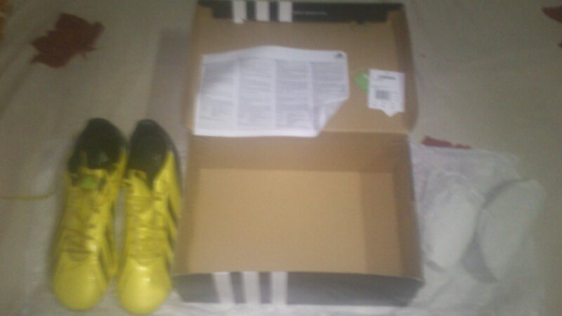 (Sepatu Bola) Adidas F10 TRX FG