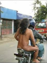 Fenomena Motor Goyang : Pacaran Diatas Motor..Awas Kebablasan gan!! &#91;pict 18+&#93;