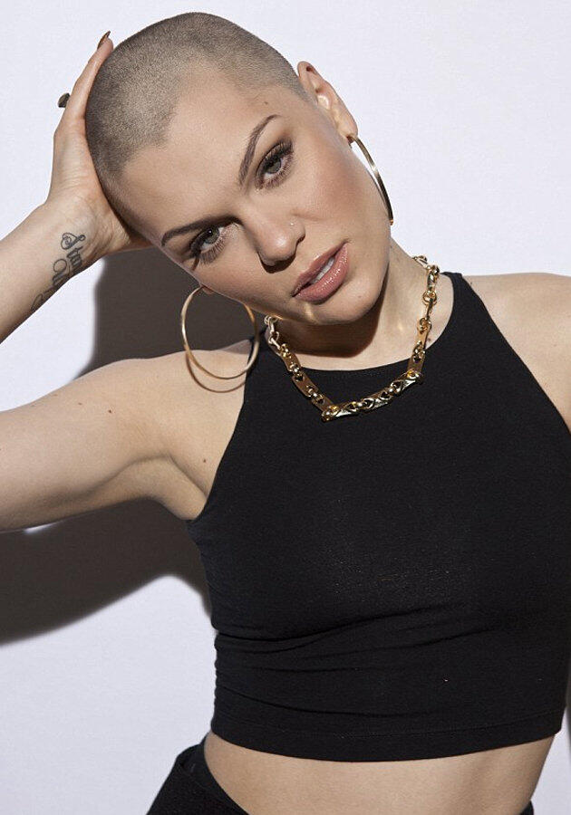 Rela Botak Jessie J Kumpulkan Rp7,5 M Untuk Amal