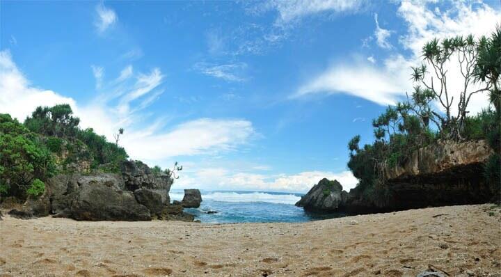 Pantai Lolang , Gunung Kidul - Yogyakarta 