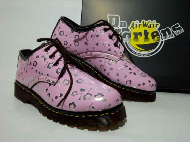 SEPATU DR. MARTENS & DR. FARIS