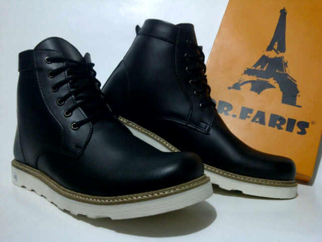 SEPATU DR. MARTENS & DR. FARIS