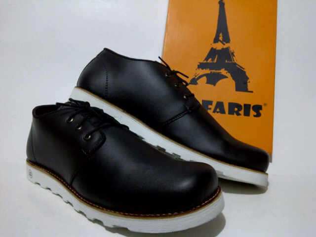 SEPATU DR. MARTENS & DR. FARIS
