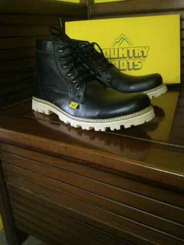COUNTRY BOOTS ORIGINAL HANDMADE BANDUNG