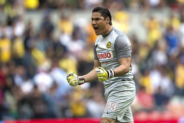 Kiper ini mencetak gol melalui sundulan dan menepis adu pinalti untuk memenangkan tim