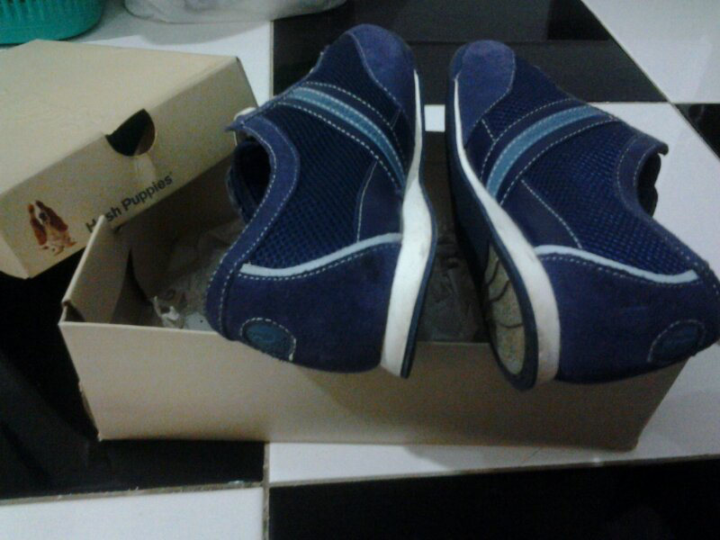sepatu hush puppies
