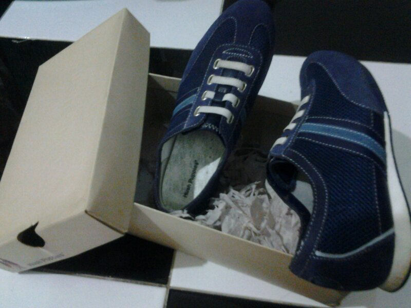 sepatu hush puppies