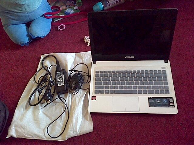 jual netbook Asus white x410u,bekas,mulus