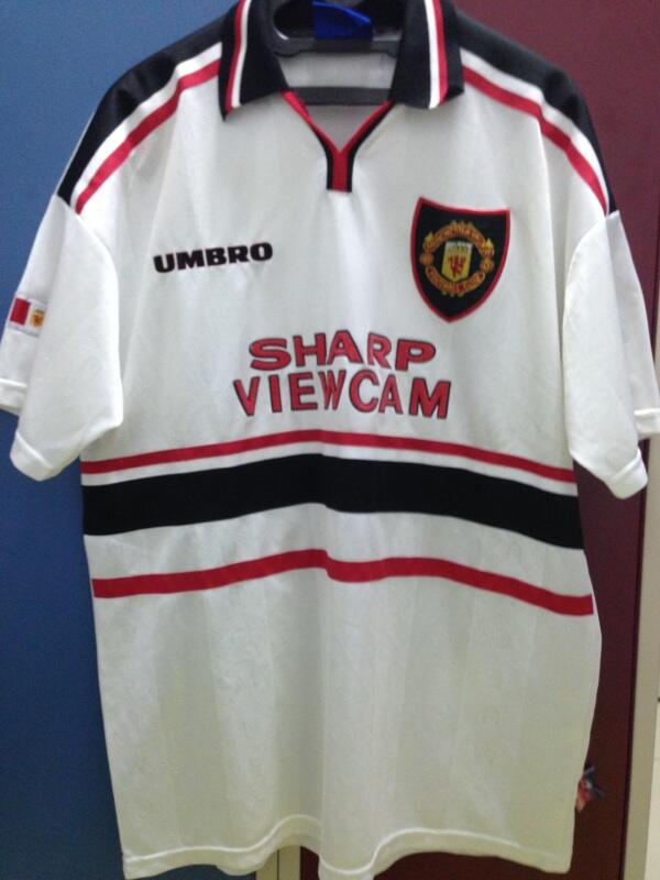 JERSEY PORTUGAL HOME 2004 ORIGINAL (RUI COSTA 10) W/mdt