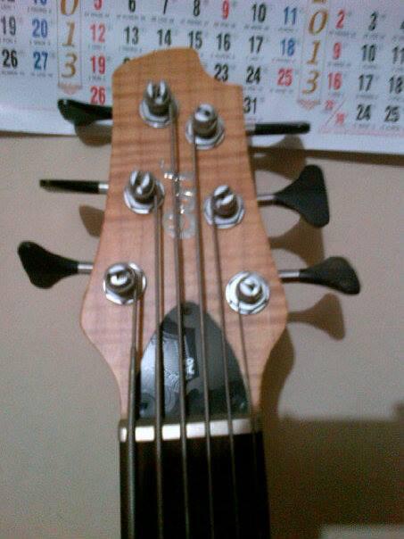 Bass Elektrik Cort Artisan A6