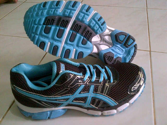 sepatu running asics original new size terbatas (nga ori uang kembali)