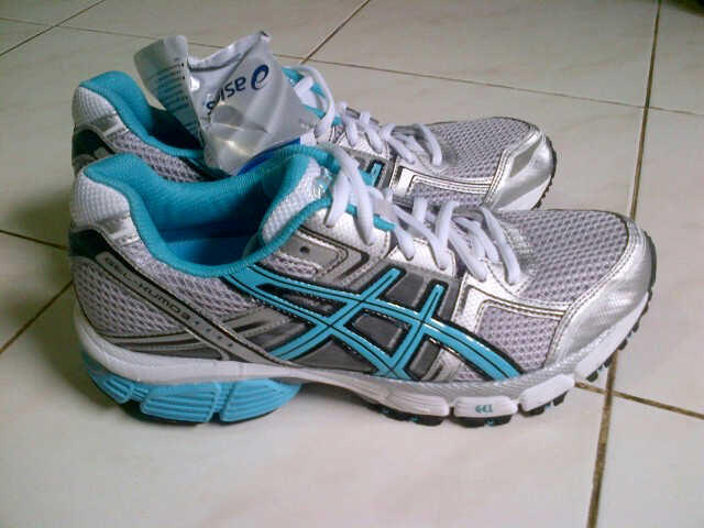 sepatu running asics original new size terbatas (nga ori uang kembali)