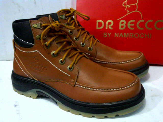 Sepatu dr. Becco boots dan caterpillar