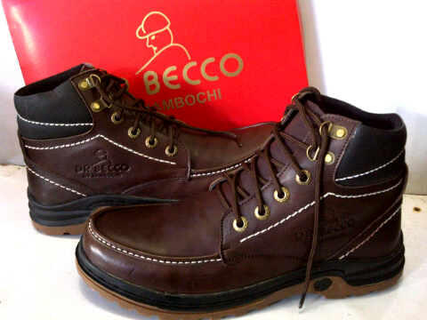 Sepatu dr. Becco boots dan caterpillar