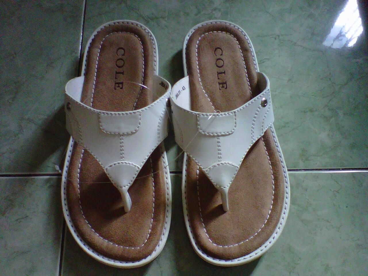 SANDAL COLE UKURAN 43 BARU (SOLO)