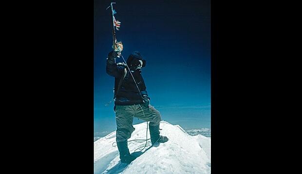 60 Tahun Edmund Hillary dan Tenzing Mencapai Puncak Everest