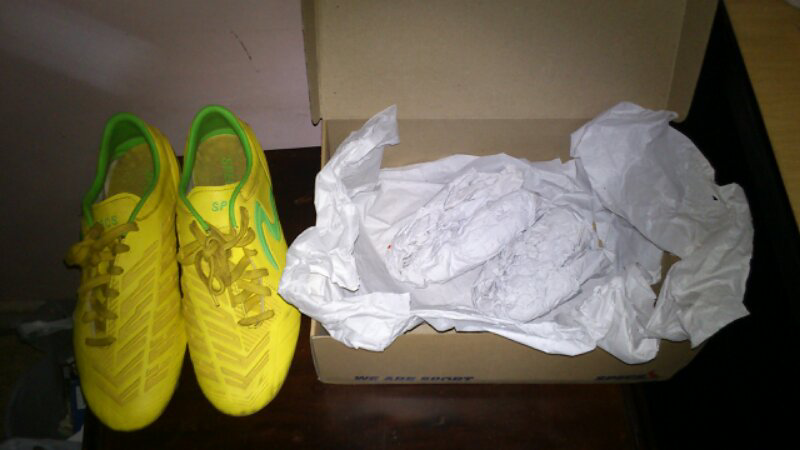 (Sepatu Bola)Specs Swervo Boa