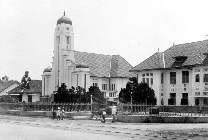 Bangunan Peninggalan Kolonial Belanda di Jakarta With PIC