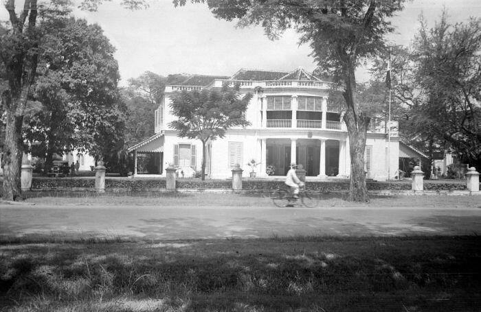 Bangunan Peninggalan Kolonial Belanda di Jakarta With PIC