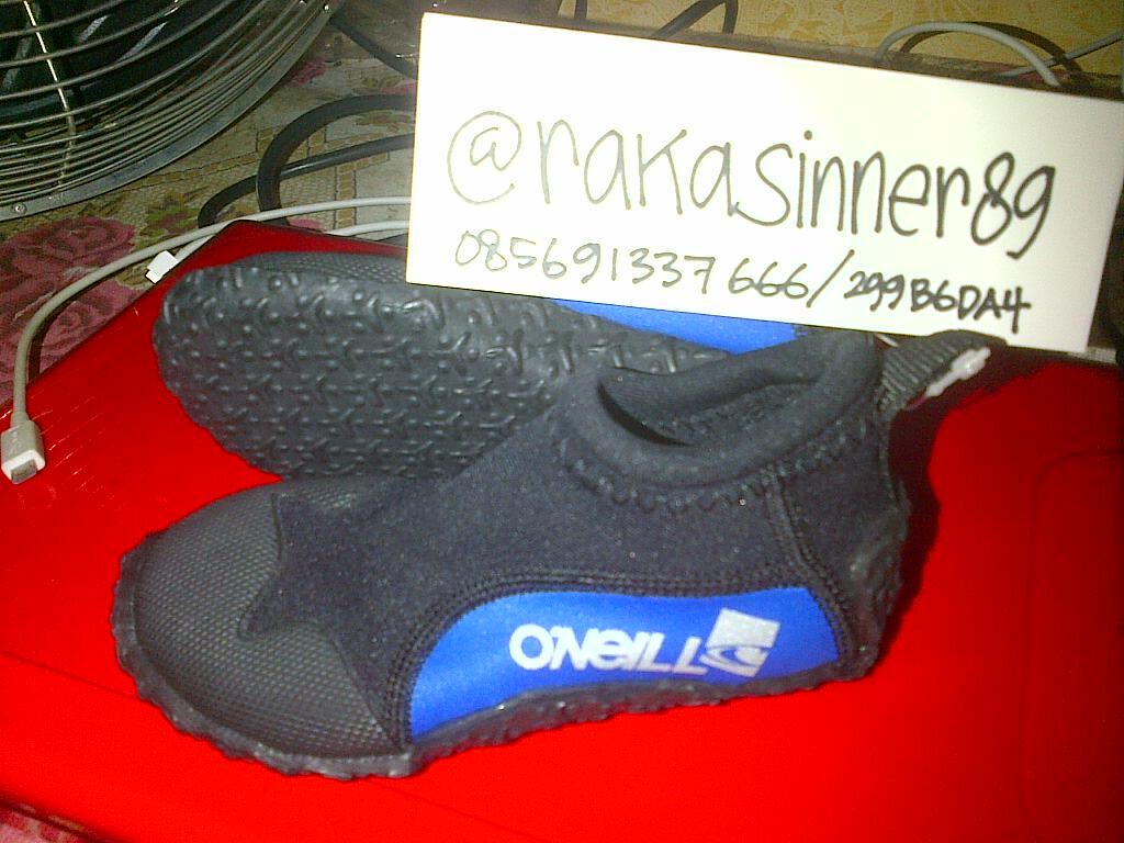 O'Neill Water Shoes - Kids Reactor Reef Boot Color: Black/Pacific Blue Size XS