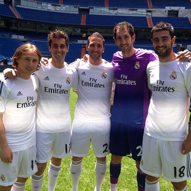 Akhirnya,, REAL MADRID merilis jersey 2013/2014