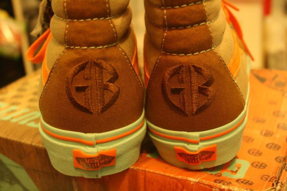 WTS Vans pearl jam and gorrila biscuits BU