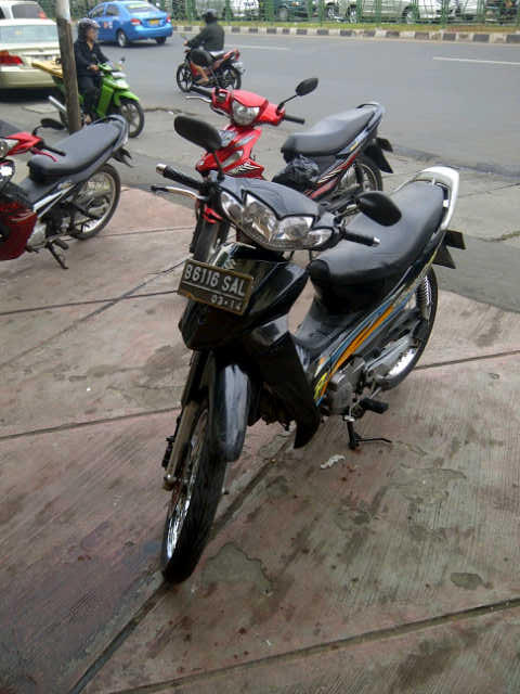 Jual murah motor SUZUKI Shogun FD125 XSD, 2004