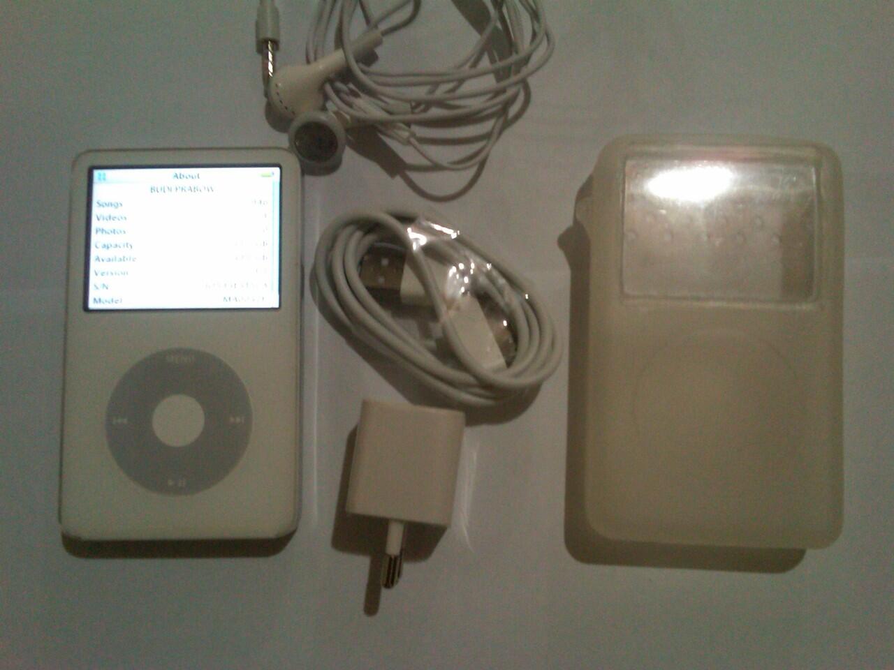 Ipod classic 5th gen 60gb putih mulus