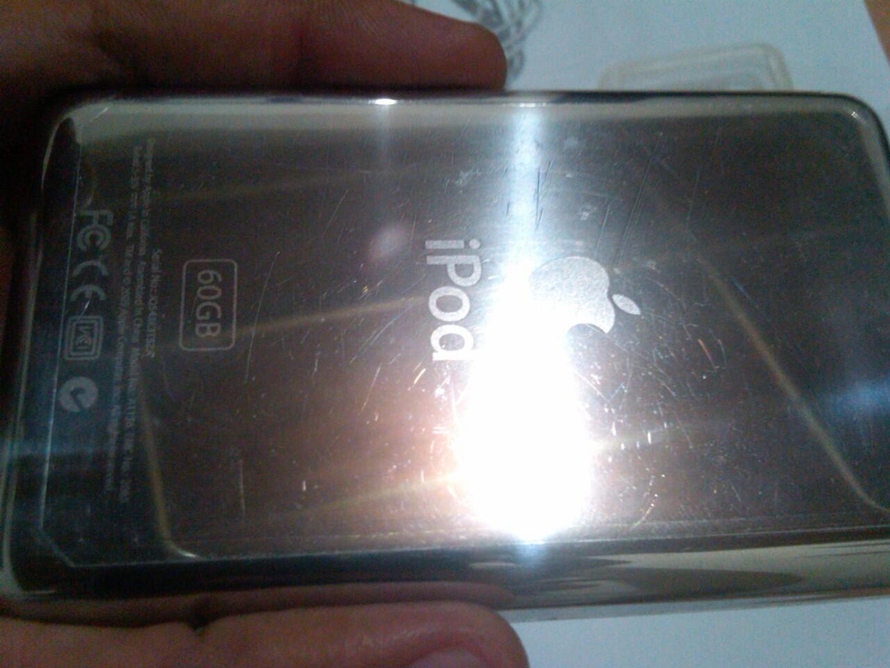 Ipod classic 5th gen 60gb putih mulus