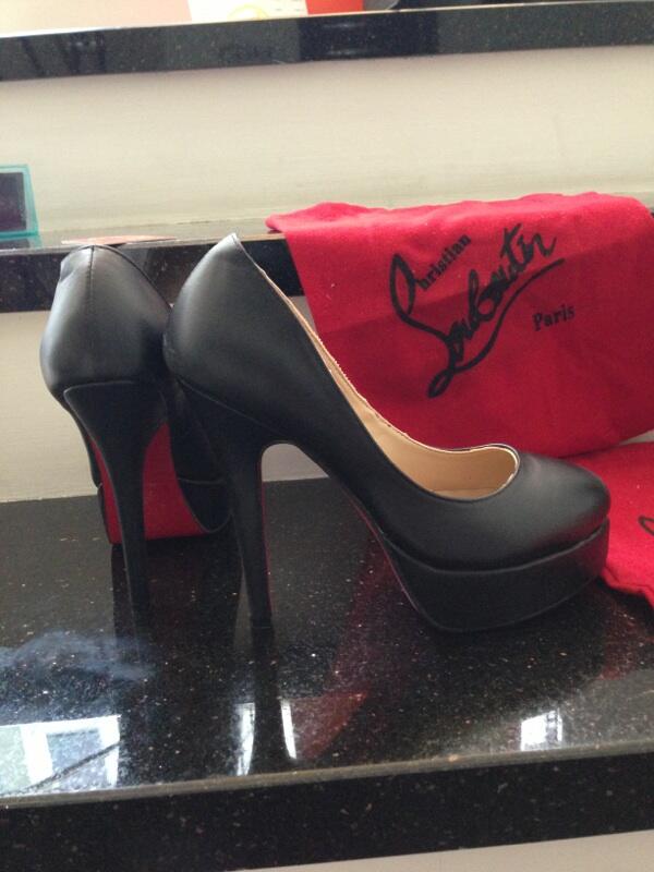 JUAL LOUBOUTIN MURAH