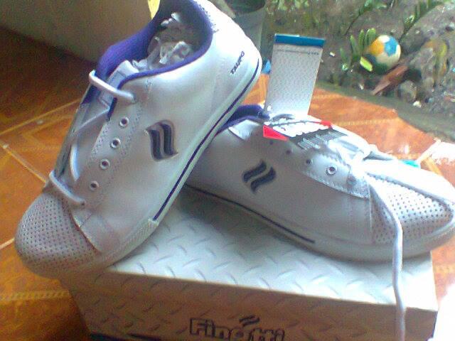 Sepatu Ardiles dan Finotti