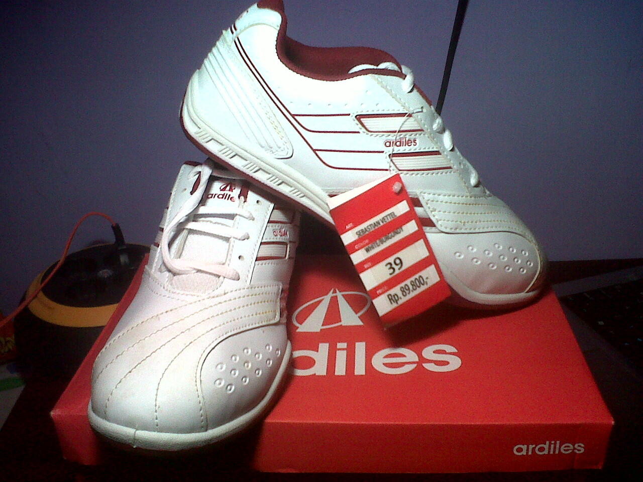 Sepatu Ardiles dan Finotti