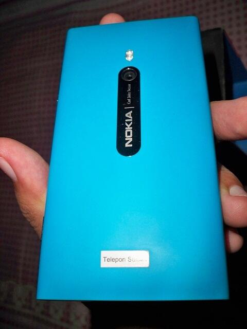 Nokia LUMIA 800 MULUS LIKE NEW BU WP7.8 Rasa Windows 8 Balikpapan 1.8 NETT