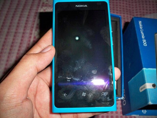 Nokia LUMIA 800 MULUS LIKE NEW BU WP7.8 Rasa Windows 8 Balikpapan 1.8 NETT