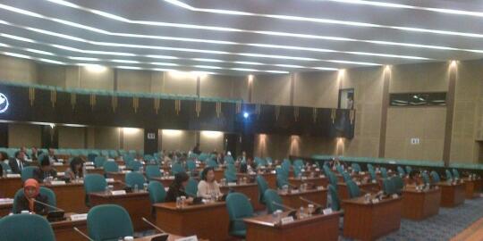6 Aksi anggota DPRD DKI Taufiqurrahman kritik Jokowi
