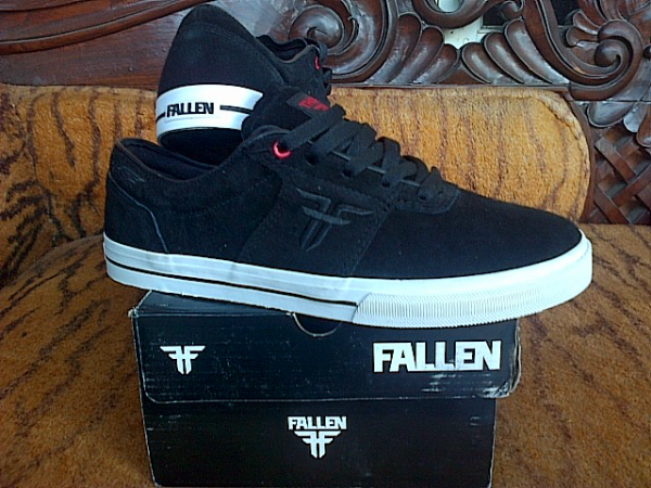 jual sepatu FALLEN bnyak type