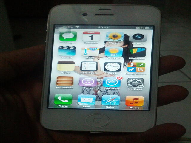 wts iphone 4s 16gb white / wtt galaxy note n7000
