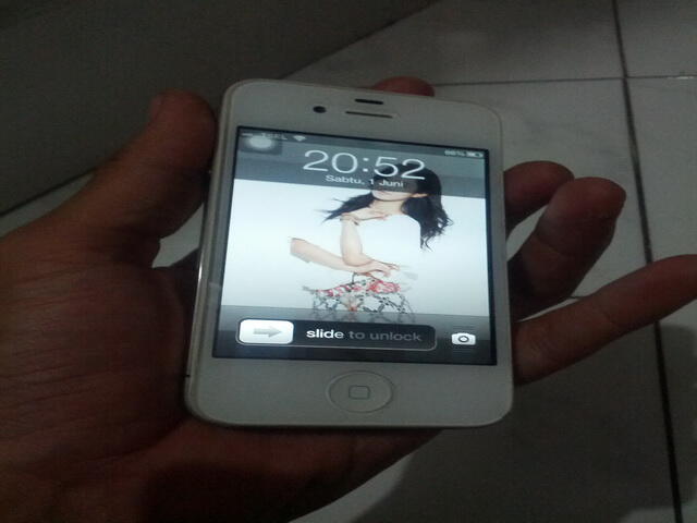 wts iphone 4s 16gb white / wtt galaxy note n7000