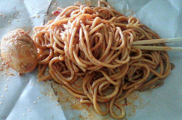 Spaghetti makan khas Sumatera Utara.